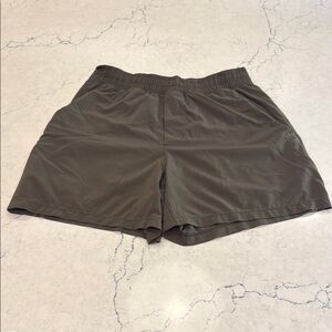 Lululemon Dark olive men pace breaker liner less, 5” inseam